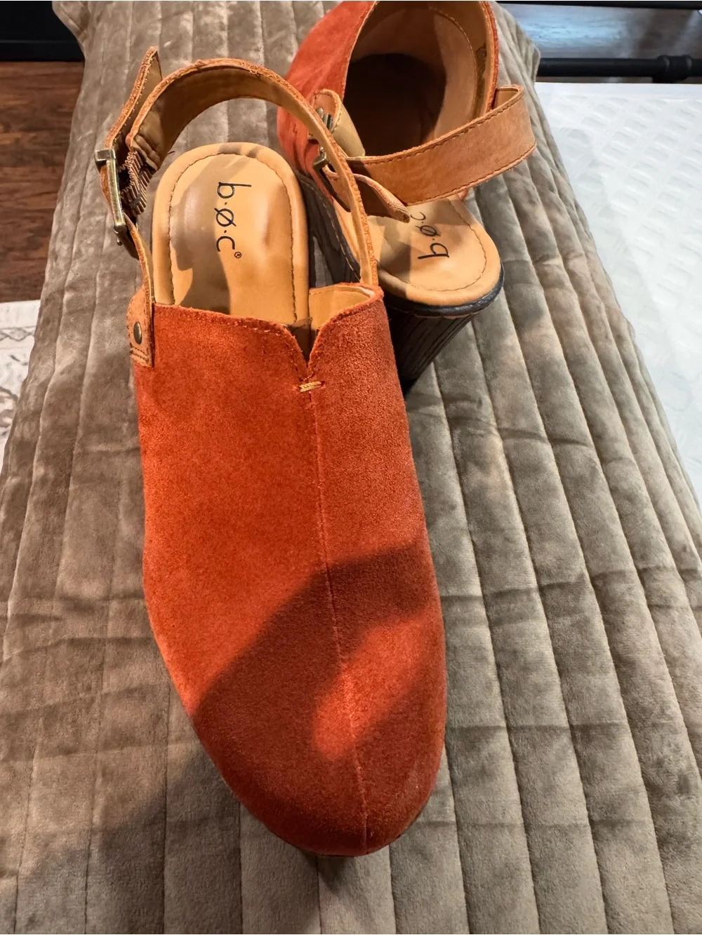 b.o.c. Women's Rust Suede Wedge Clog NEW w/o box